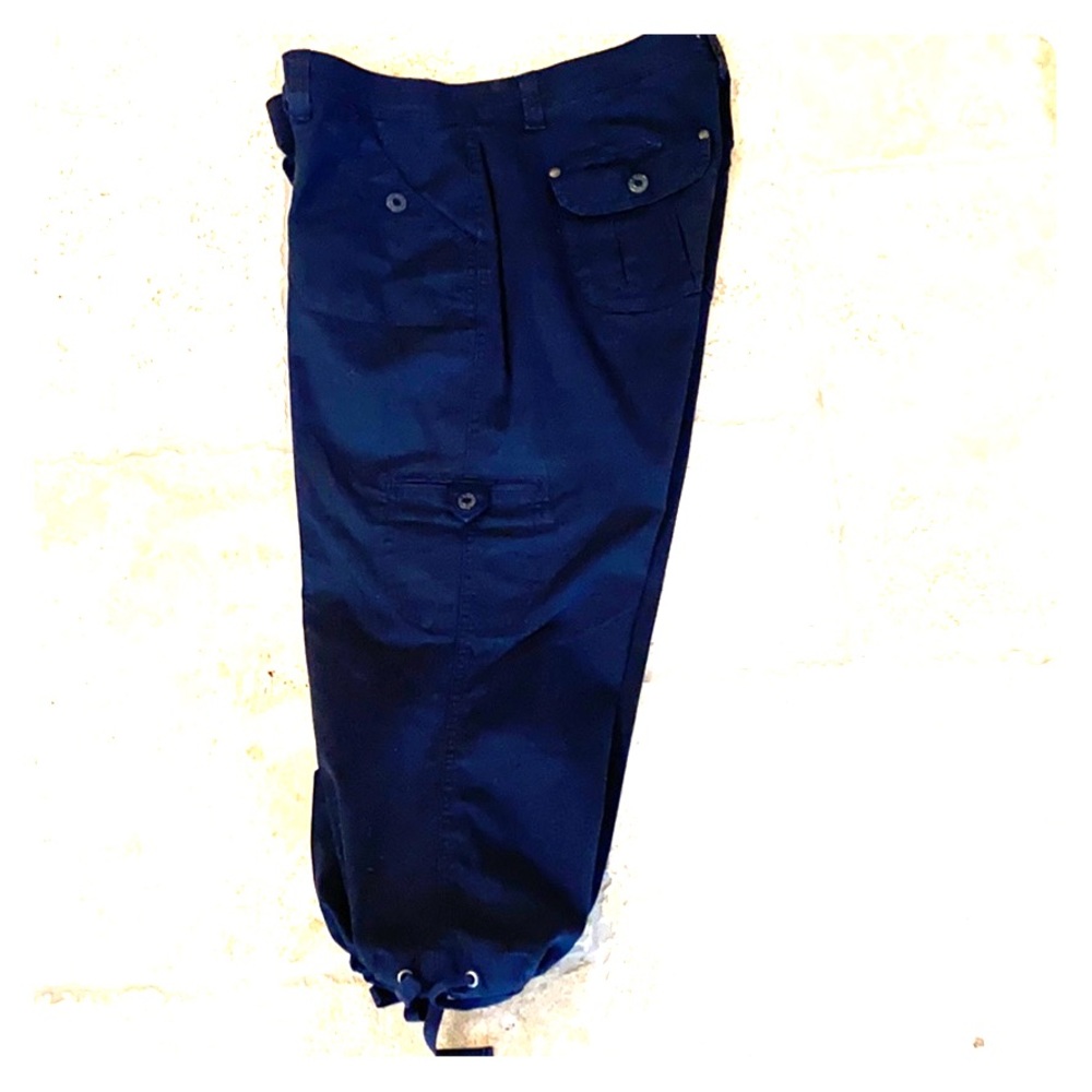 Crop pants in navy blue